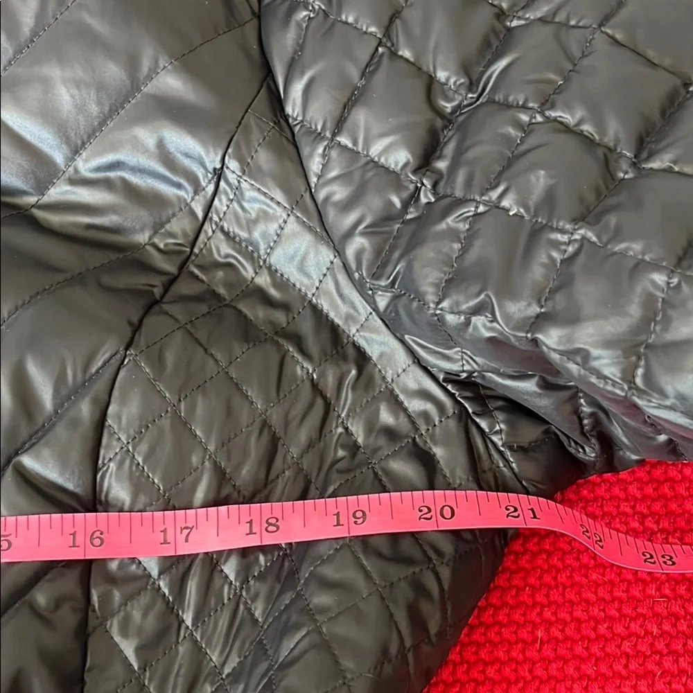 Eddie Bauer Black Puffer Jacket with Quilted Design_9